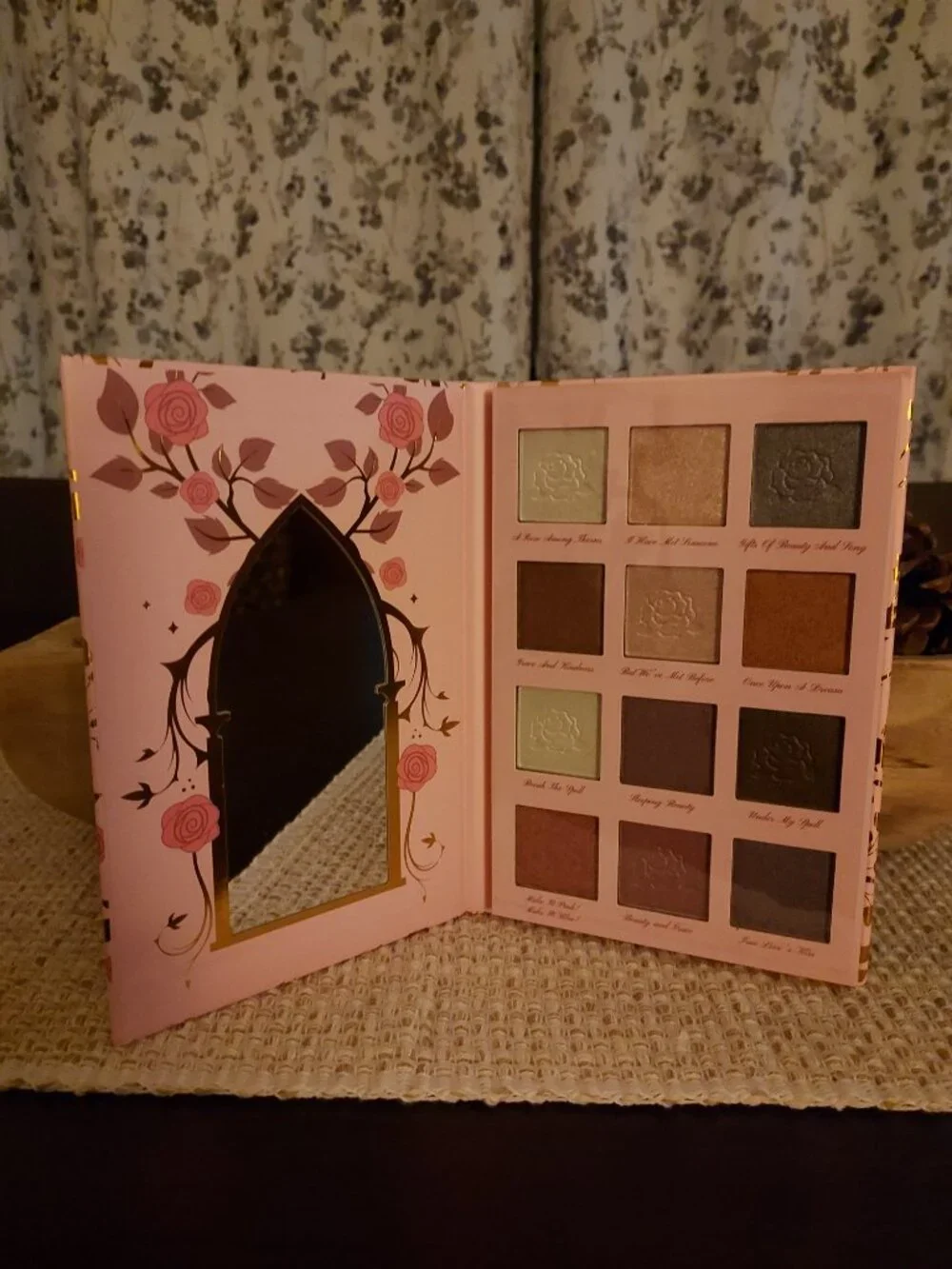 Disney Sleeping Beauty Princess Aurora Eyeshadow Palette